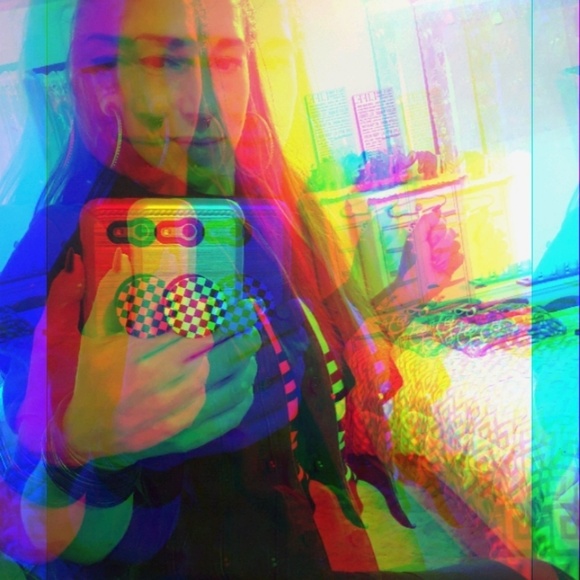 Meet Destination Unknown's hed space cadet, Raquel - Picture 8 of 8